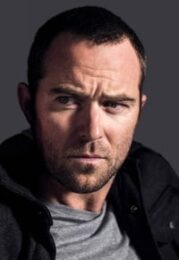 Sullivan Stapleton